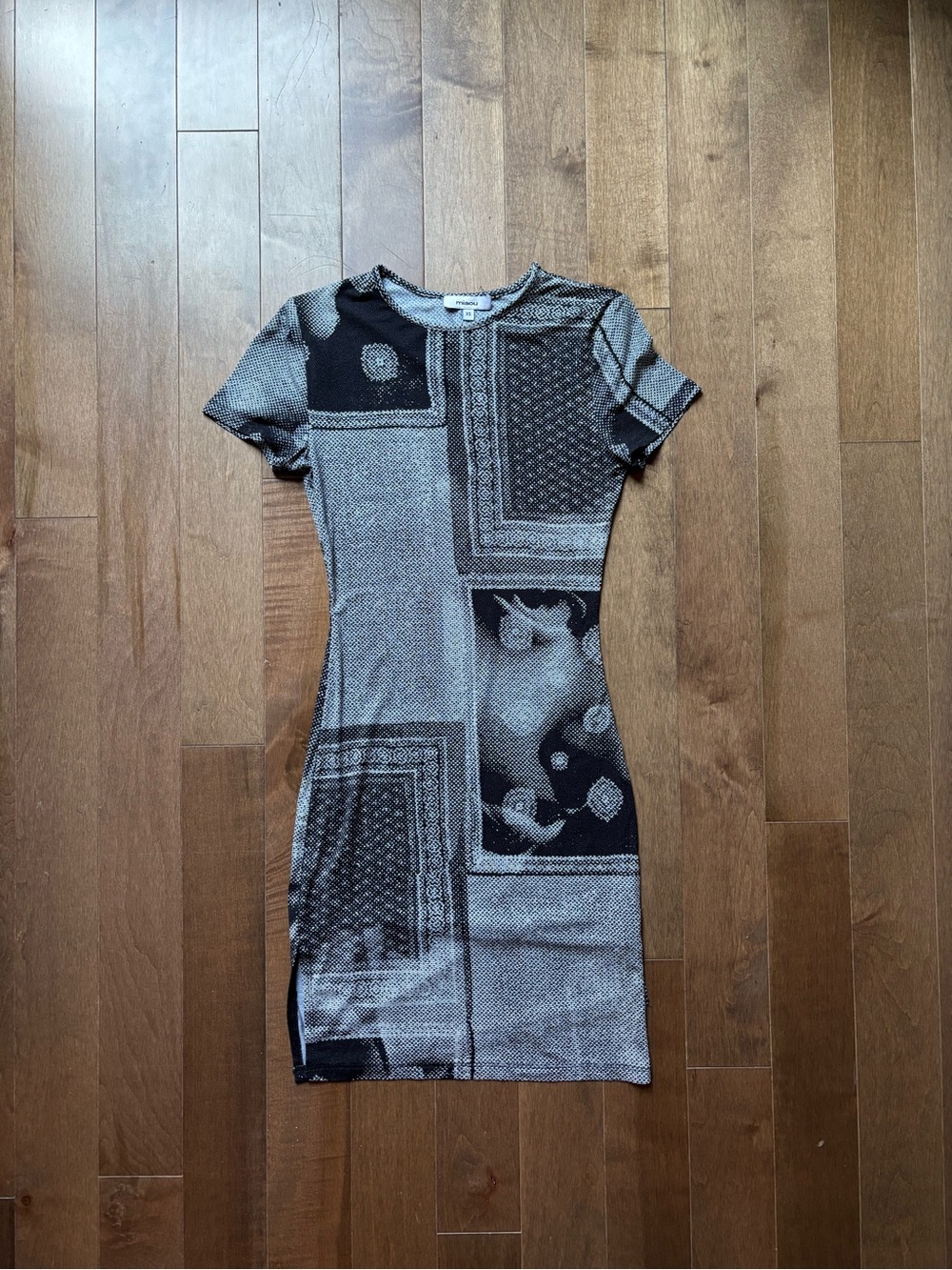 Miaou Black and Gray Short-Sleeve Fitted Mini Dress